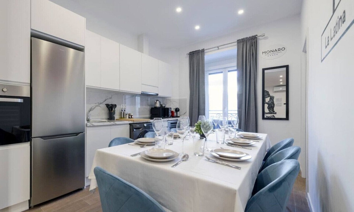 Barrio de La Latina Apartment | Palacio Real DownTown. 5BR 3BTH. NEW