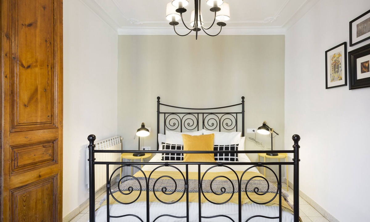 Dreta de l'Eixample Apartment | Perfect Neighborhood - "Val B" Barcelona Classic 1898 Apartment