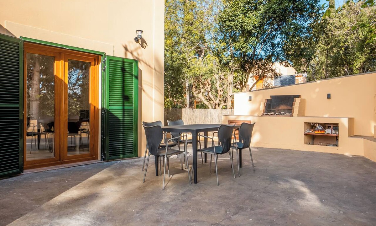 Palma de Mallorca Ski Chalet | Private Villa: Pool, BBQ, and Parking - Palma