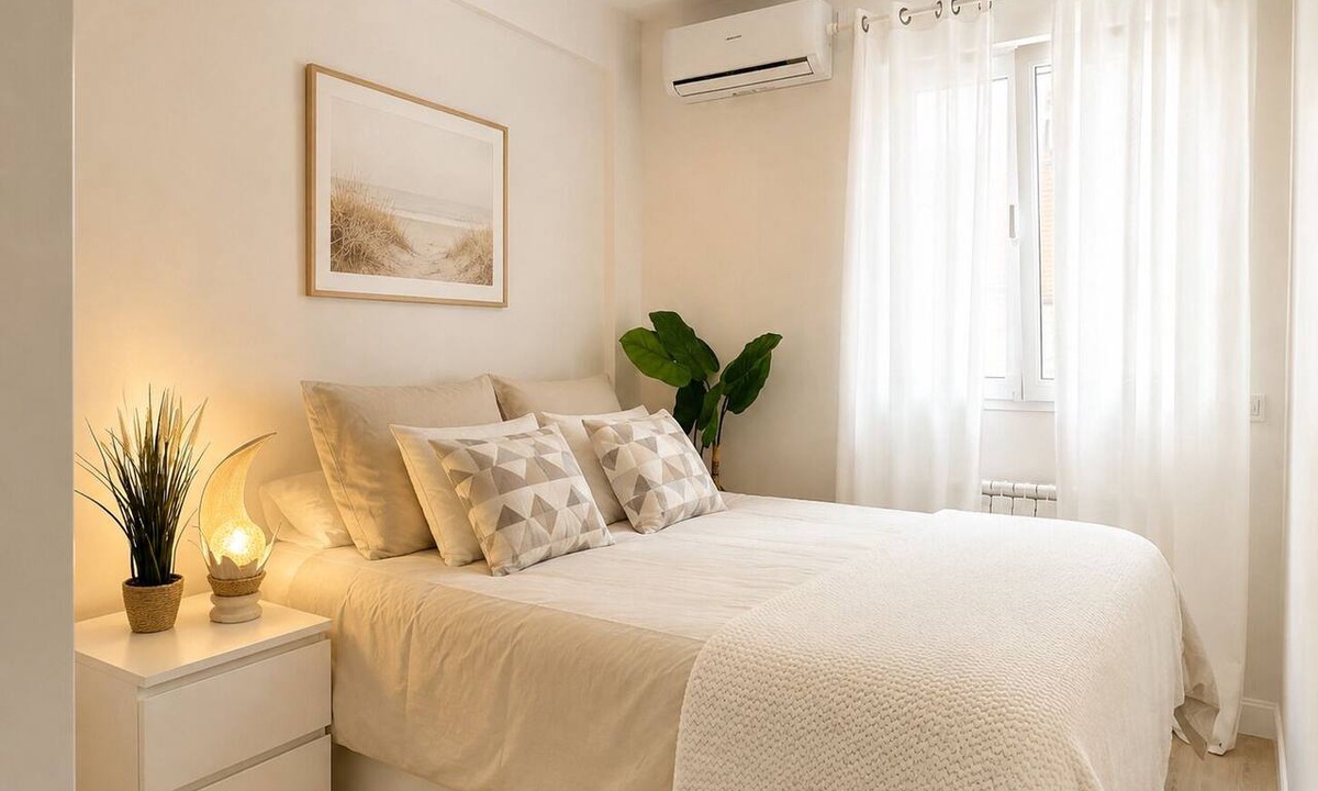 Imperial Apartment | Quiet New Home: Palacio Real, Latina, Rastro, Plaza Mayor, Madrid Río