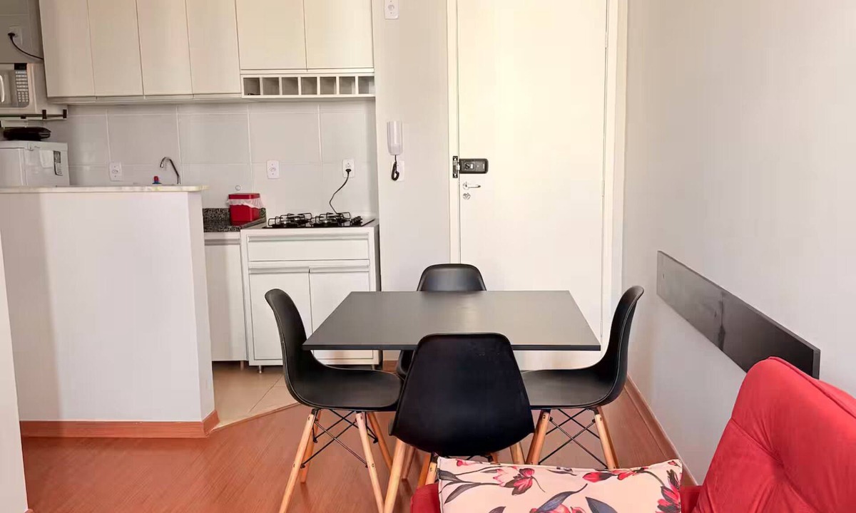 Uberaba Apartment | Ruby Apartment with 2 Bedrooms | Air Conditioning in 1 Bedroom & Garage