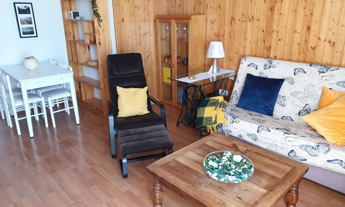 Villanua Apartment | Spacious 2-bedroom apartment with parking in Villanúa