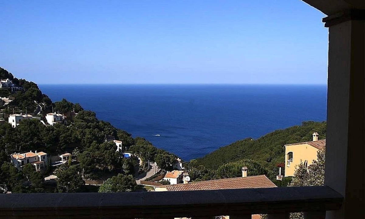 Begur Villa | Spacious Villa with Pool, Jacuzzi, Stunningly Situated on the Med