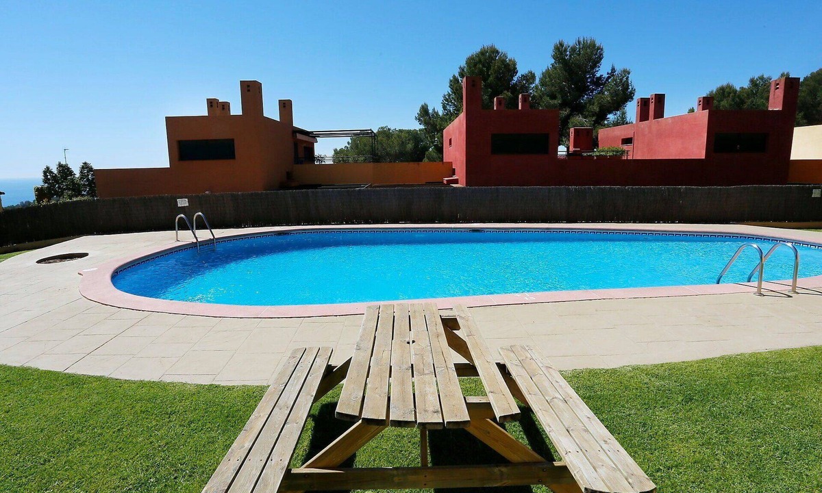 Tamarit House | Stunning villa for 6 people with pool, A/C, WIFI, TV and terrace