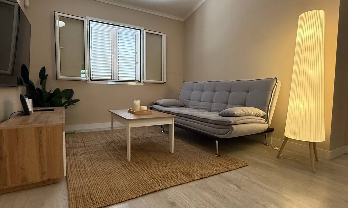 San Fernando Apartment | Vacation Apartment 'Odi La Home Family' with Private Garden, Wi-Fi and Air Conditioning