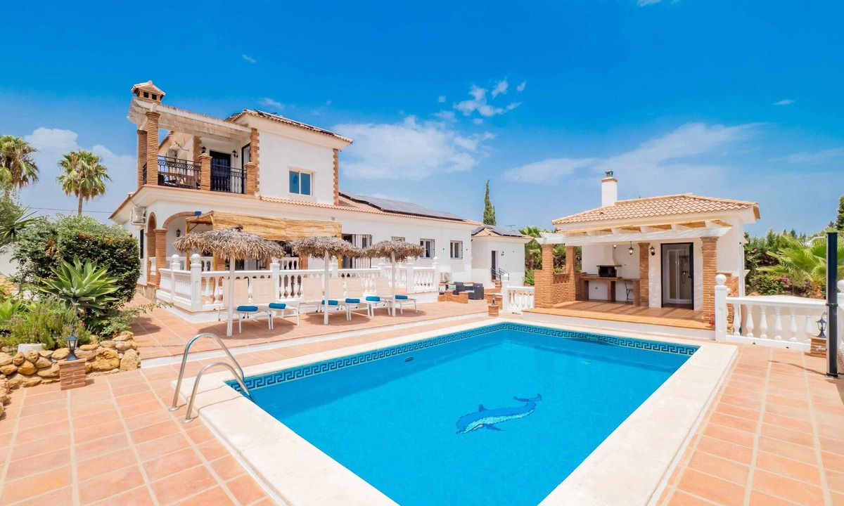 Alhaurin de la Torre House | Villa Blanca Malaga - Private Villa - Heated Pool