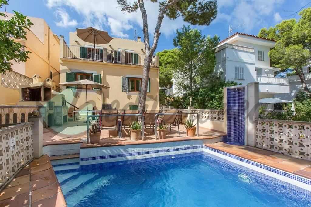El Toro House | Villa Casablanca near port adriano by villasmediterranean