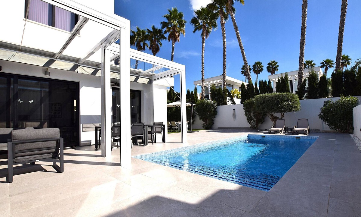 San Fulgencio Villa | Villa Levante, Modern Costa Blanca villa with pool and sunny terrace