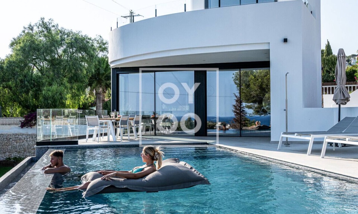 Urbanitzacio la Fustera House | Villa Mar y Monte, saltwater pool, sea and mountain views, by OYOOSTAYS