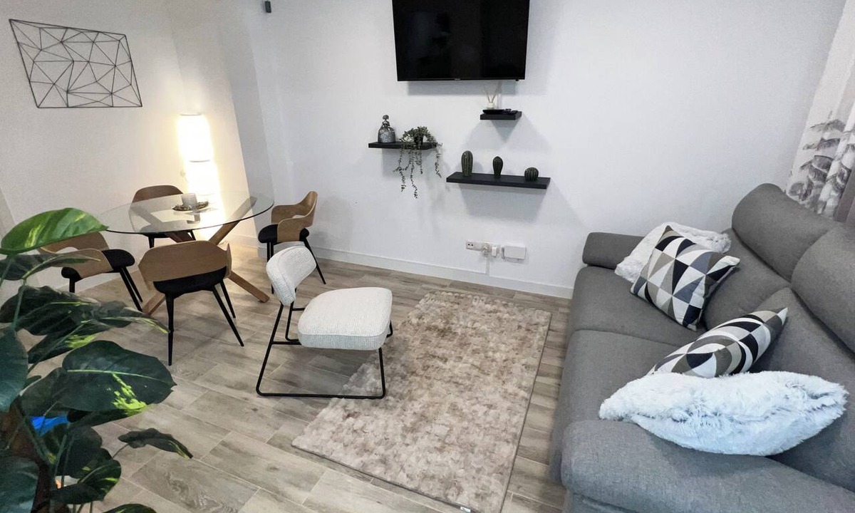 Villa de Vallecas Apartment | Villamadrid Home, ideal for families, two vacation apartments, 7 minutes from the metro.