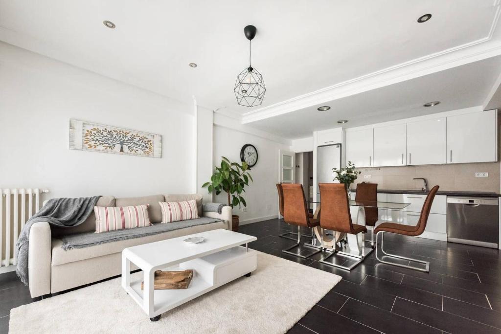 Imperial Apartment | VIVE MADRID – NICE/COZY/QUIET 3 BEDROOM APARTMENT
