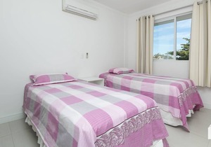 Apartamento com 02 Dormitórios na Quadra do mar in Bombinhas