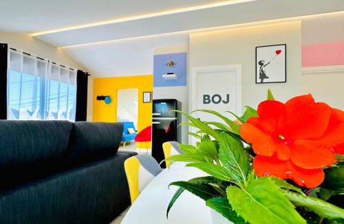Vilanova Apartment | ÁTICO BOJ - Diseño & hórreo chill con vistas al mar y la montaña