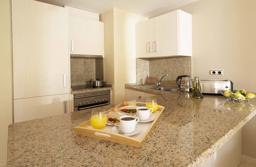 El Paraiso Apartment | 2-bedroom Luxury Apartment that sleeps 6(8) ideal for beach and golf holidays