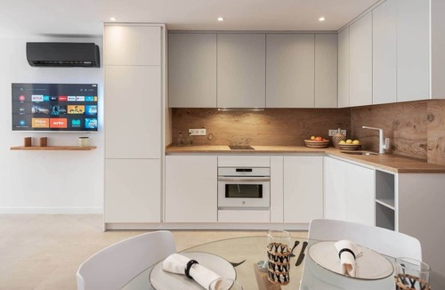 Golden Mile Apartment | 2 ensuite bedroom ground floor apartment in the heart of the Golden Mile