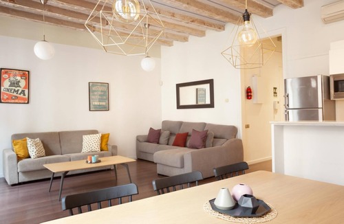 Ciutat Vella Apartment | 237 - Las Ramblas Balcony