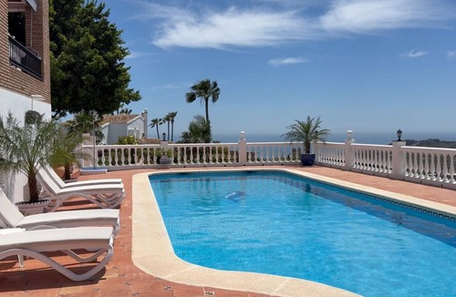 Frigiliana House | 5 Bedroom 3 en-suite hot tub & 15m pool