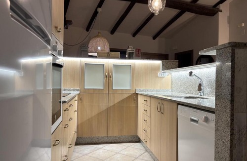 Sober House | A Casita do Ferreiro