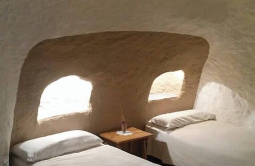 Baza Cabin | Al Jatib Caves - Cave 5