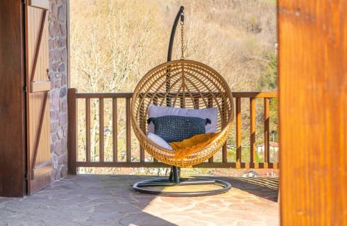 Etxalar Ski Chalet | Amplia casa rural con barbacoa y vistas al valle