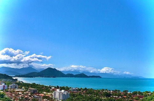 Toninhas Apartment | Amplo apê condomínio piscina Toninhas Ubatuba