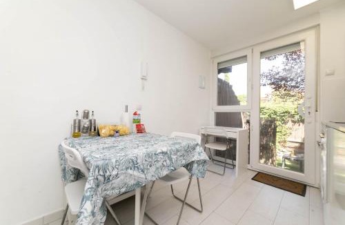 Coslada Apartment | Apartamento con jardín privado