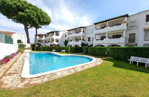 L'Escala Apartment | Apartamento en L'Escala con piscina y parking, a 600m de la playa - HISP-236-153