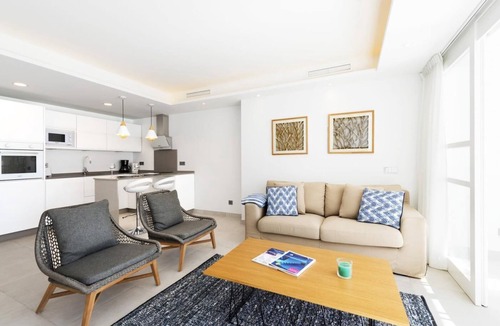 Puerto Banus Apartment | Apartment in Playas del Duque for 4 people| Casa Granada 232