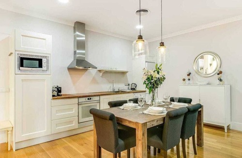 La Llotja-Born Apartment | APARTMENT 2BR/2BAS WITH INTERIOR GARDEN (1-A)