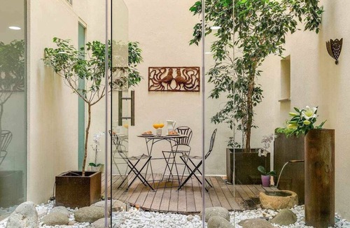 La Llotja-Born Apartment | APARTMENT 2BR/2BAS WITH INTERIOR GARDEN (1-A)