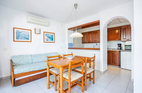Cala Figuera Apartment | Apartment 'Apto Villa Sirena Vista Jardin' with Wi-Fi and Air Conditioning