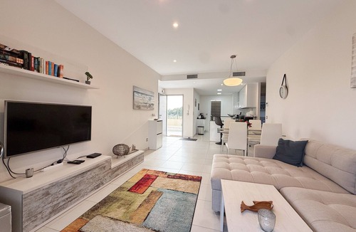 Els Arenals del Sol Apartment | Apartment 'Bahia' with Shared Pool, Wi-Fi and Air Conditioning
