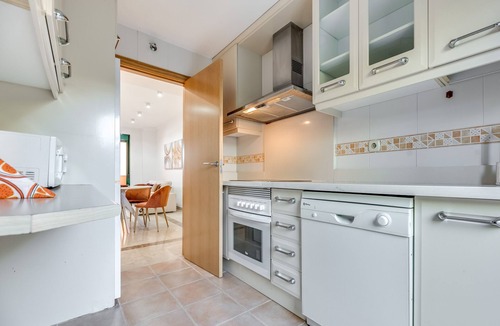Urbanizacion Pinos Verdes Apartment | Apartment 'Cabopino, Cerca De Todo' with Shared Pool, Wi-Fi and Air Conditioning