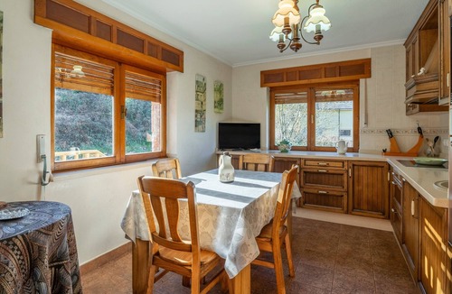 La Robellada House | Apartment 'Casa Geli 2' in La Robellada, Onís – Up to 9 Guests, 4 Bedrooms, 2 Bathrooms