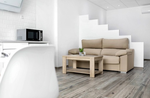 Conil de la Frontera City Center Apartment | Apartment "Venus 2" not far from the Beach with Wi-Fi & A/C