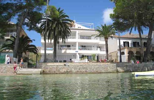 Puerto de Pollensa Apartment | APARTMENT IN FRONT OF THE SEA ON THE PINEWALK AREA, AIR CONDITIONING AND WIFI