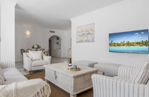 Puerto Banus Apartment | Apartment in Playas del Duque for 4 people | Casa Cadiz 208