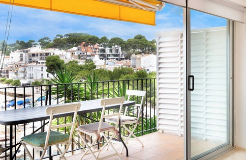 Llafranc Apartment | Apartment 'Llafranch Sea' with Sea View, Private Terrace and Wi-Fi
