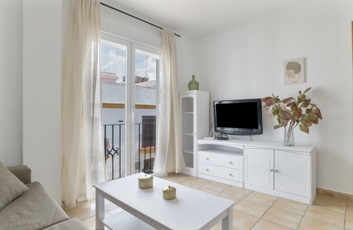 Conil de la Frontera City Center Apartment | 'Apartment Perez Zara 6' close to the Sea with Terrace & Wi-Fi