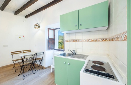 Puigpunyent House | Apartment with Mountain Views, Shared Pool, and Wi-Fi