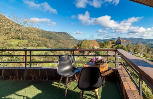 Ampuero Apartment | Apartment with Mountain Views, Balcony and Wi-Fi
