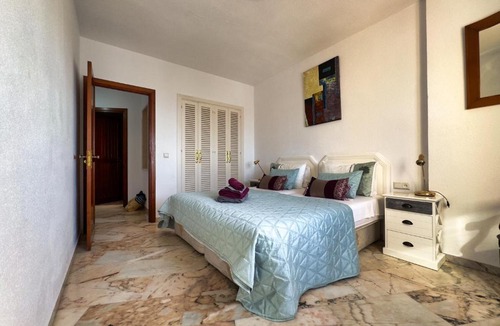 Cabopino Apartment | Apartment with secure underground parking