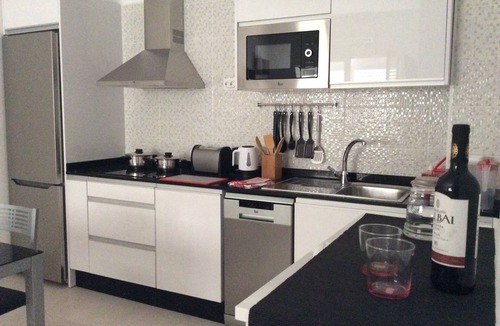 San Fernando House | Apt. for long-term stays!Terrace.2nd shower, airCond.2 bedroom, living, study, wifi