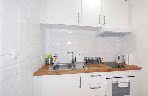 Esquerra de l'Eixample Apartment | Basic & Comfy Studio Eixample