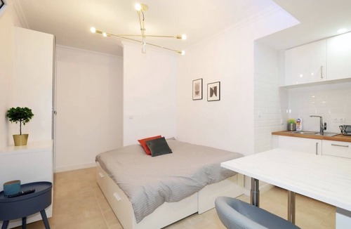 Esquerra de l'Eixample Apartment | Basic & Comfy Studio Eixample