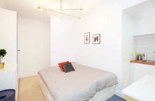 Esquerra de l'Eixample Apartment | Basic & Comfy Studio Eixample