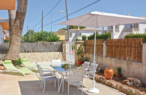 Les Meravelles House | Beach front home in Palma de Mallorca with WiFi