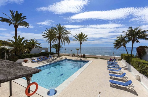Golden Mile Villa | Beachfront Luxurious Oasis Club Villa on Marbella´s Golden Mile Beach