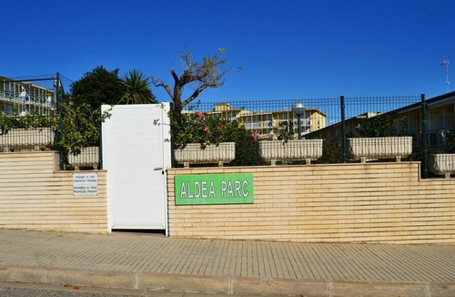 Sant Carles de la Rapita Apartment | Beautiful apartment for 6 guests with pool, TV and balcony