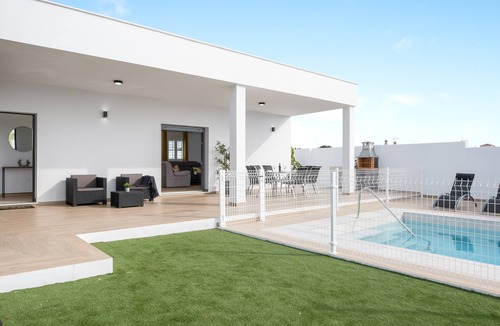Conil de la Frontera House | Beautiful Villa Sandra (just families) with Pool, Air Conditioning & Terraces